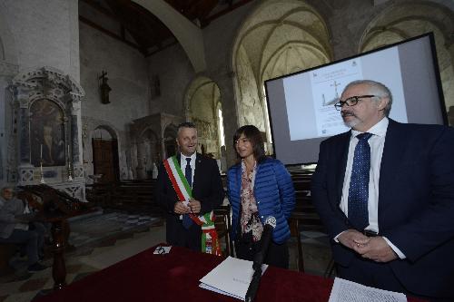 Fabio Di Bernardo (Sindaco Venzone), Debora Serracchiani (Presidente Regione Friuli Venezia Giulia) e Corrado Azzollini (Soprintendente Archeologia, Belle Arti e Paesaggio Friuli Venezia Giulia) in occasione del ricollocamento delle statue sul Duomo - Venzone 13/09/2017